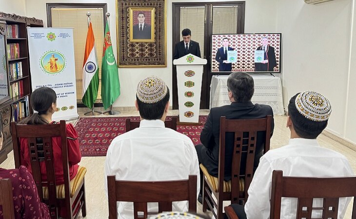 Посол Гельдыназаров рассказал в Индии о развитии экономики в Туркменистане