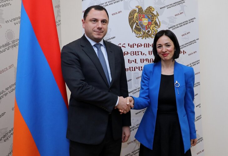 Армения передаст 27,5 тысячи учебников армянским школам Грузии