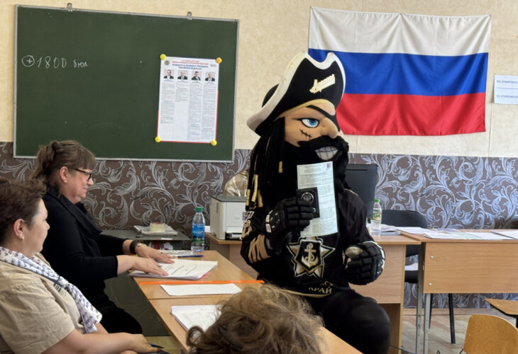 Пират проголосовал на выборах президента России во Владивостоке