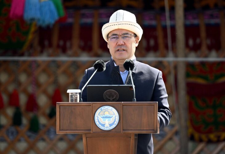 Президент Киргизии высказался против блокировки контента на русском языке