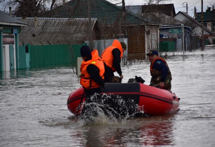 Число эвакуированных из-за паводка достигло 110 тысяч в Казахстане