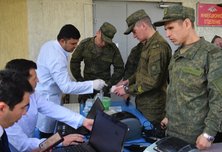 Военные из России сдали донорскую кровь для пациентов Таджикистана