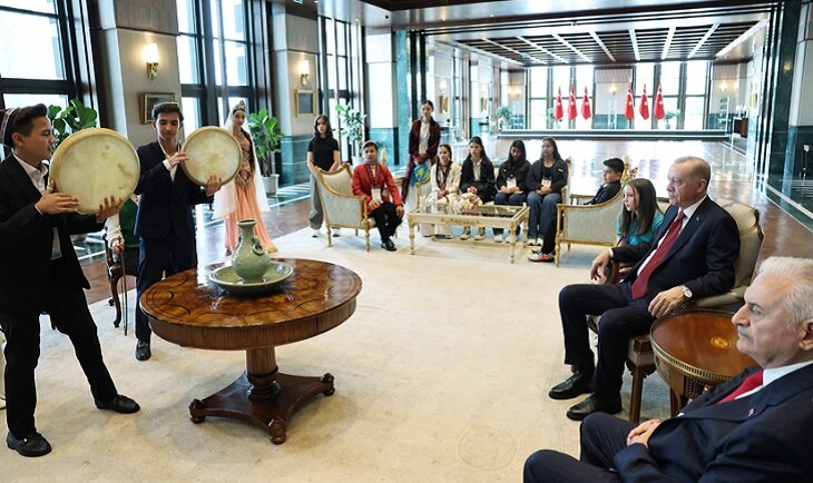 В Анкаре прошла встреча турецкого президента с воспитанниками Döwletliler köşgi Туркменистана