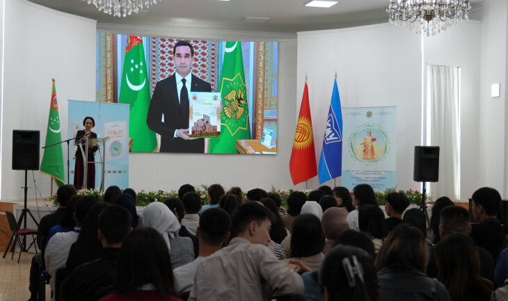 Посольство Туркменистана в Бишкеке провело лекцию на тему творчества Махтумкули